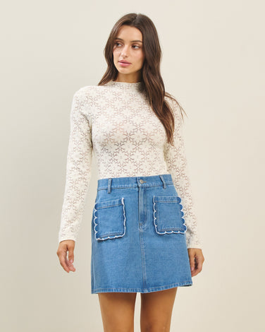 Scallop patch pocket denim skirt